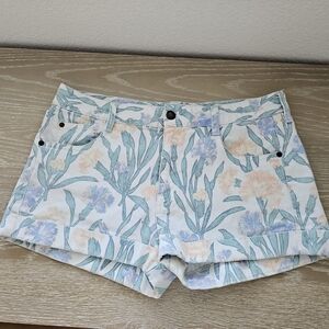 Carnation Flower Print Women Denim Shorts